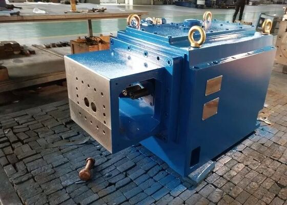 İyi fiyat 72000 Saat Hizmet Ömrü olan Çift Vidalı Ekstruder Şanzımanı 1500rpm Çıkış Hızı ve Endüstriyel Makineler için cm3 başına 13 Nm Özel Tork çevrimiçi